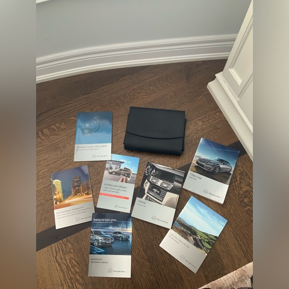 MERCEDES-BENZ 2013 Service Booklets with Case Car instructions and Manuals - Picture 1 of 11